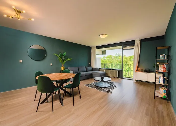 Cozy Daf Apartment